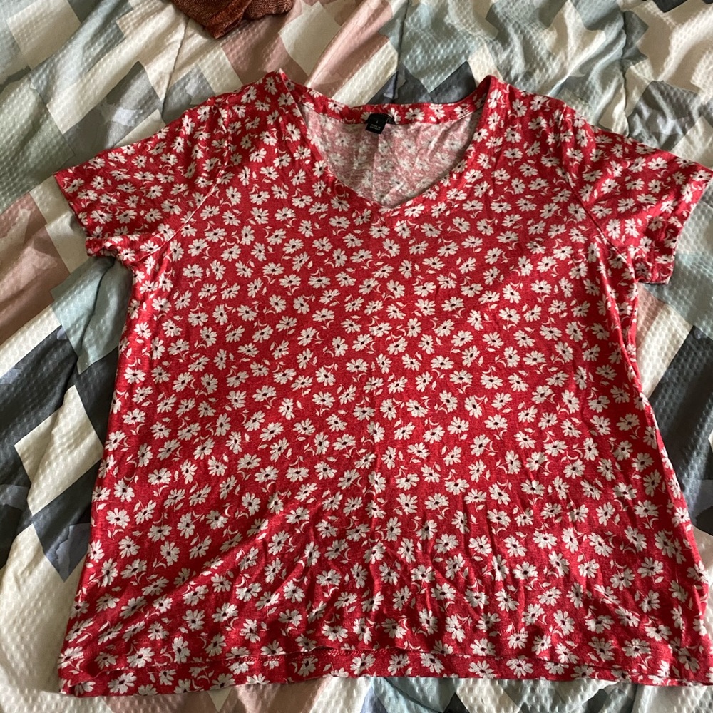 Daisies tee